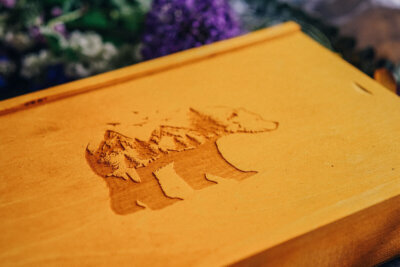 Wooden slide box for photos 15x23cm + USB space