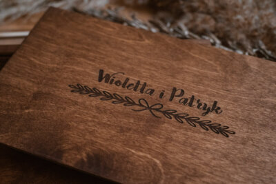 Wooden slide box for photos 15x23cm + USB space