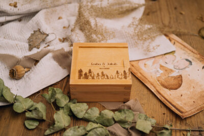 Wooden slide box for USB