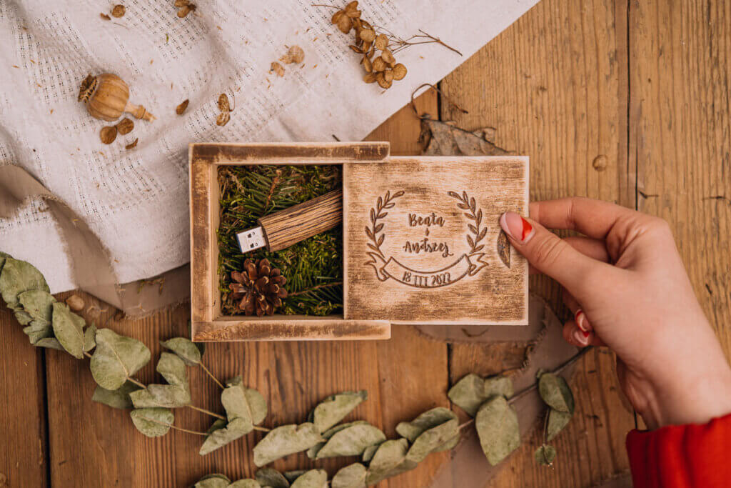Wooden slide box for USB