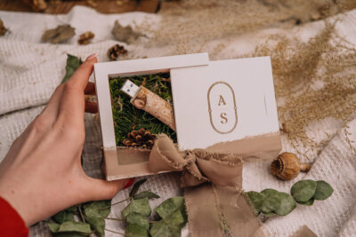 Wooden slide box for USB