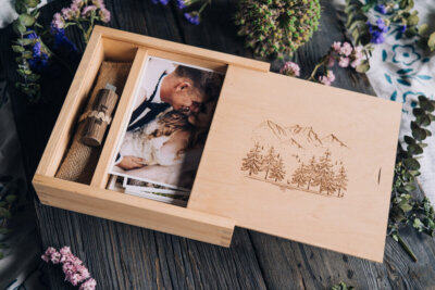 Wooden slide box for photos 10x15cm + USB space