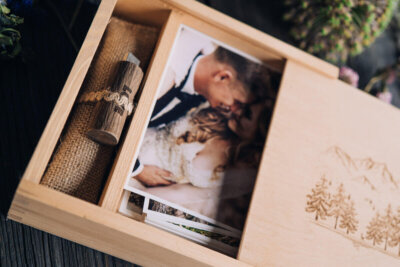 Wooden slide box for photos 10x15cm + USB space