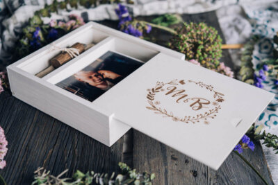 Wooden slide box for photos 10x15cm + USB space