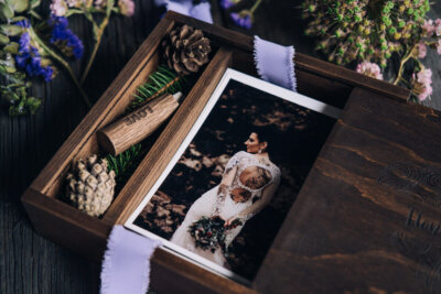 Wooden slide box for photos 10x15cm + USB space