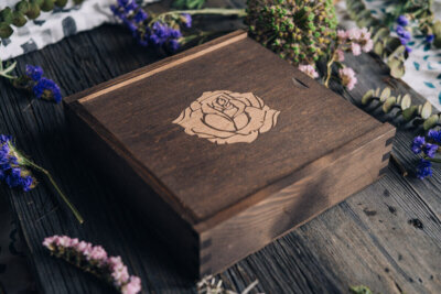 Wooden slide box for photos 10x15cm + USB space