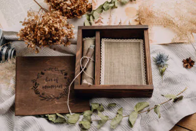 Wooden slide photo box 10x15cm with a boho filling + USB space