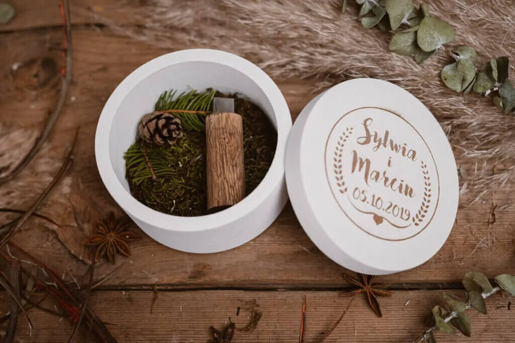 Solid round wooden box for USB drive (USB not included)