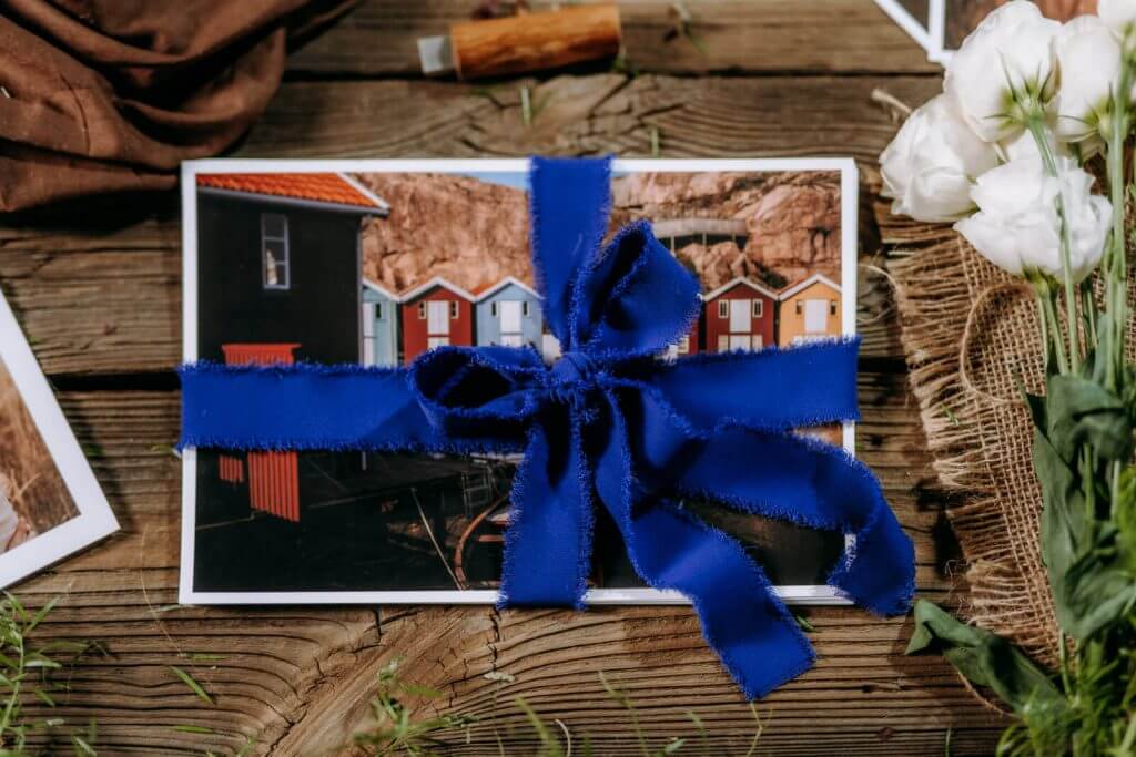 Ribbons for wrapping up the photos