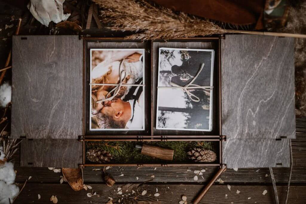 XL box for 10x15cm photos + USB space