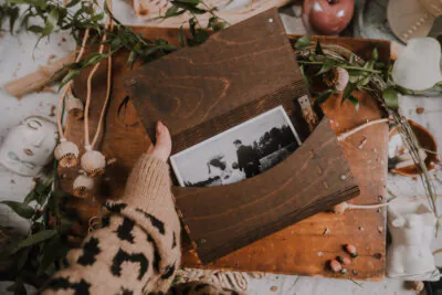 Wooden envelope 10x15cm with USB Slim