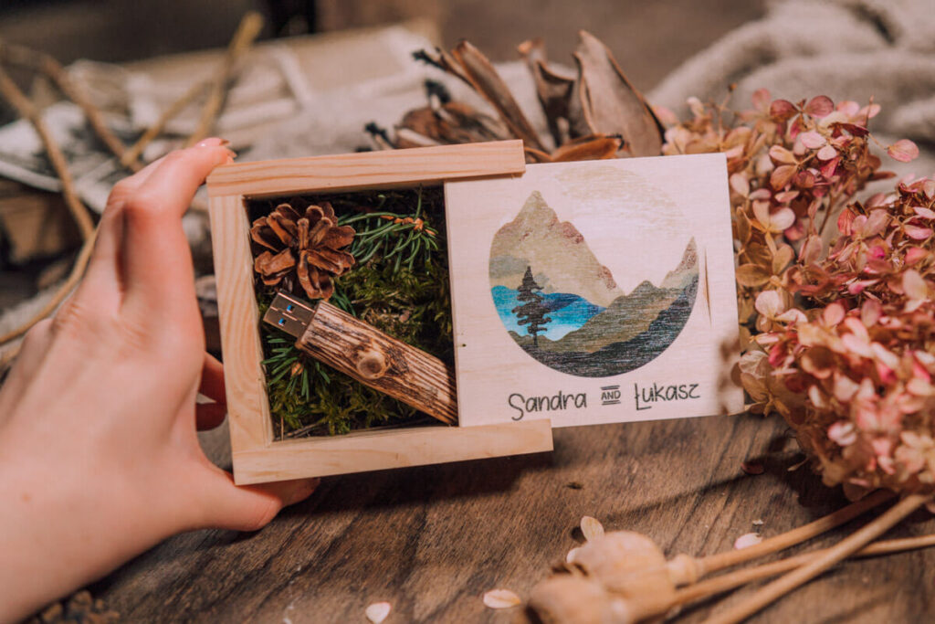 UV Basic wooden box for USB