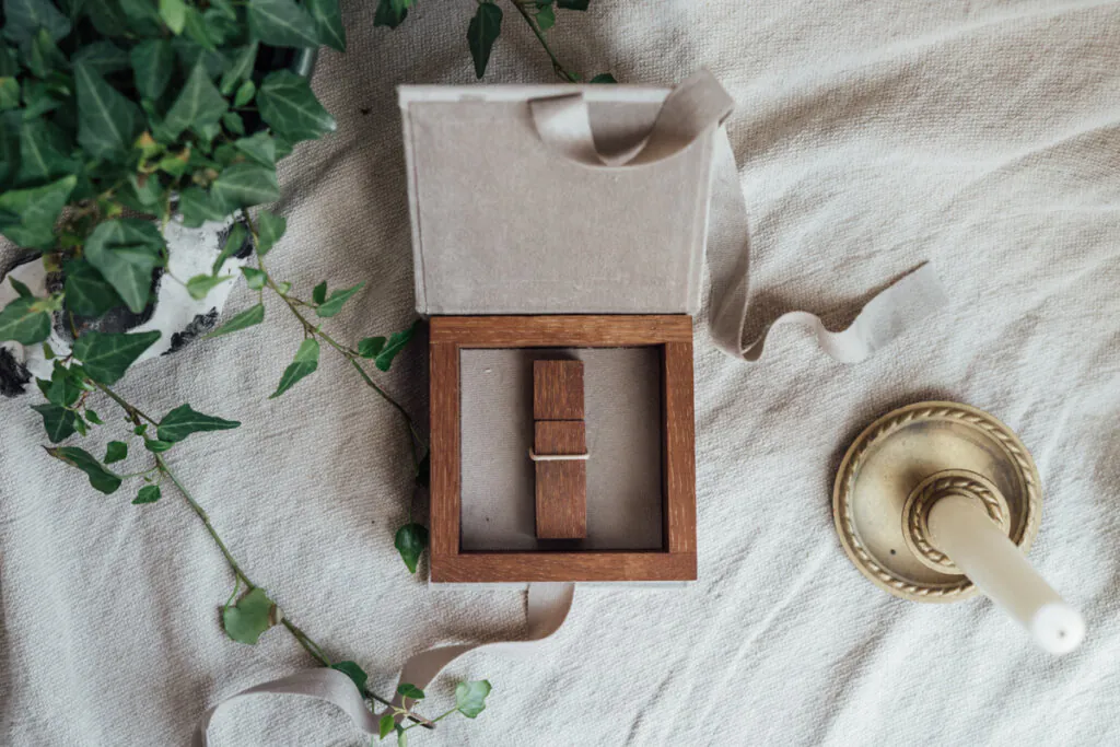 USB box made from velvet + oak (USB not included)